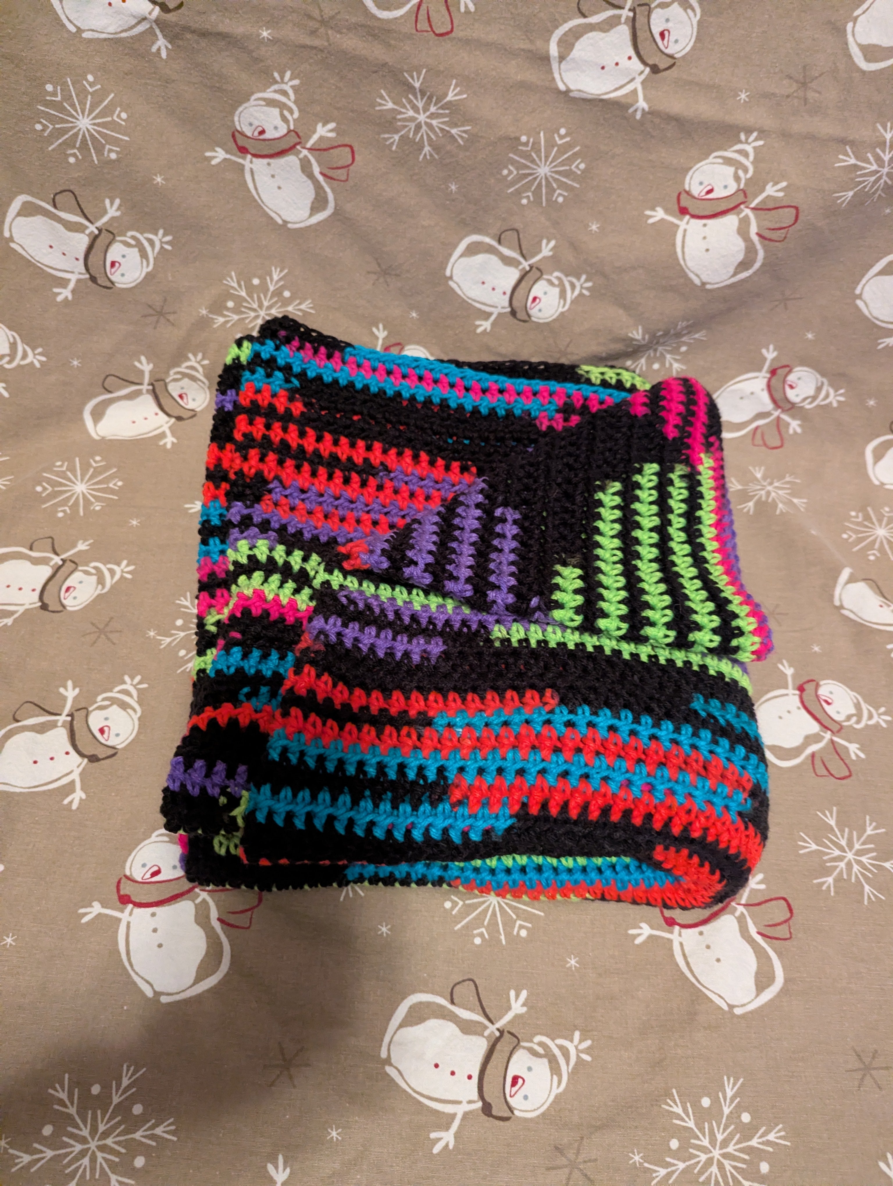 Multicolor Medium Throw Blanket – Vibrant & Soft